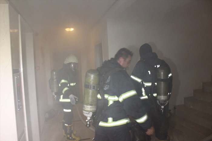 Adana'da ev yangını