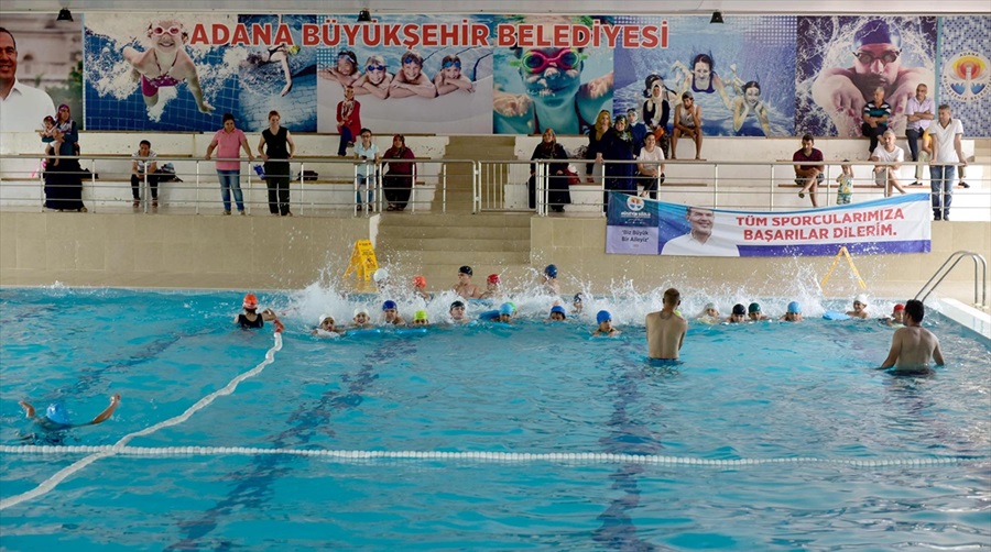 Çocuklar kulaç atmayı öğrendi