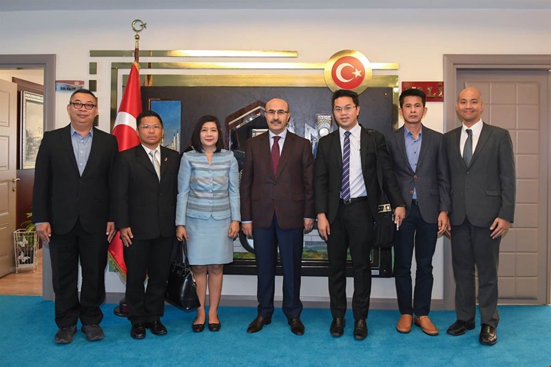 Tayland Büyükelçisi Ekarohit Vali Demirtaş'ı Ziyaret Etti..