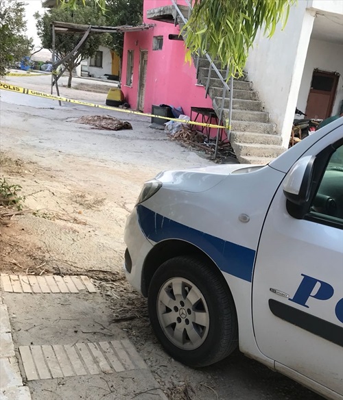 Adana'da damdan düşen kişi öldü