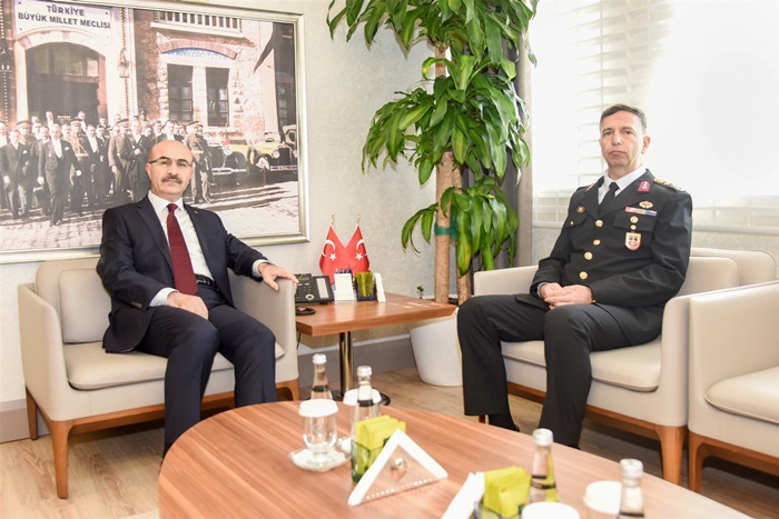 Adana İl Jandarma Bölge Komutanı Tuğgeneral Cavlak, Vali Demirtaş'ı Ziyaret Etti
