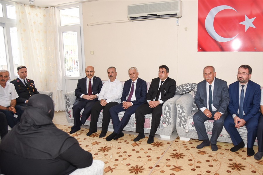 Vali Demirtaş, Şehit Ailelerine Bayramlaşma Ziyaretlerinde Bulundu