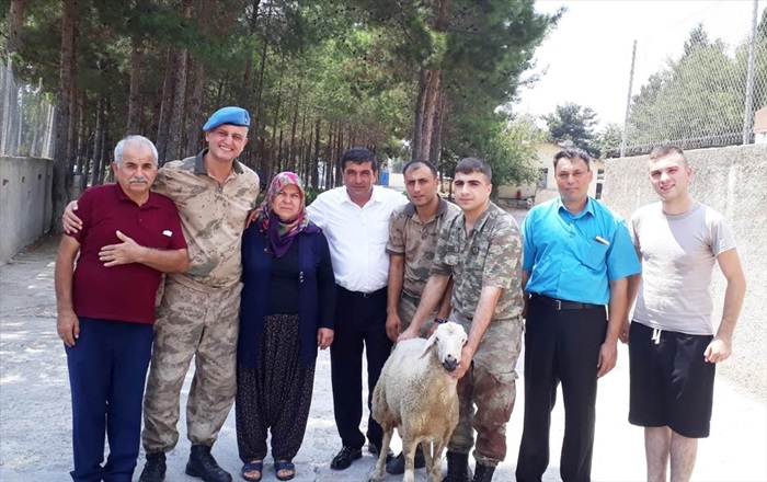 Kurbanlıklar jandarma karakoluna bağışlandı