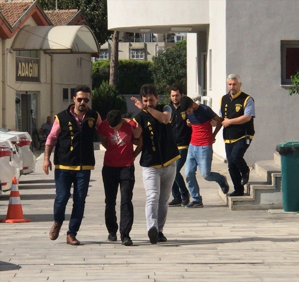 Polis, şüphelileri sosyal medyada arkadaşlık kurarak yakalamış