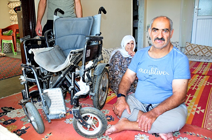Engelliye ait tekerlekli sandalyenin aküsü çalındı
