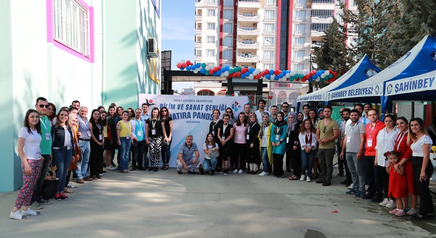 Bilim ve sanatın tüm renkleri halkla buluştu