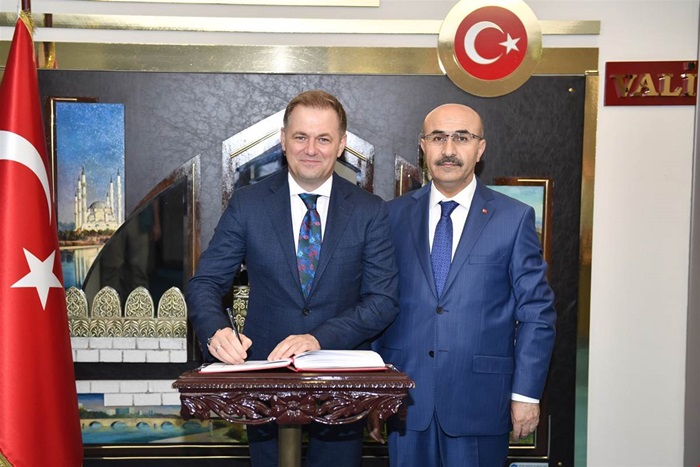 Arnavutluk Ankara Büyükelçisi Genti Gazheli’den Vali Demirtaş’a Ziyaret