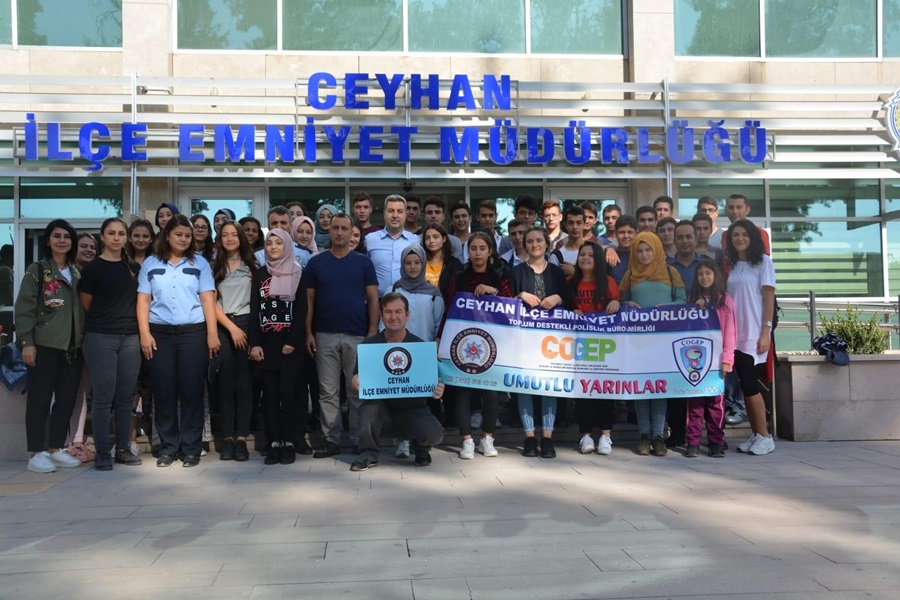 Polis çocuklarla yarıştı
