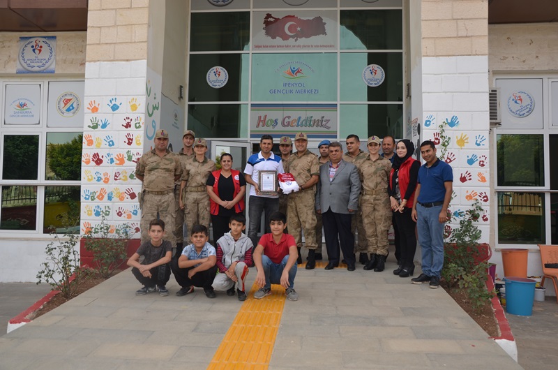 Askerlerden Şanlıurfa İpekyol Gençlik Merkezine Teşekkür Ziyareti