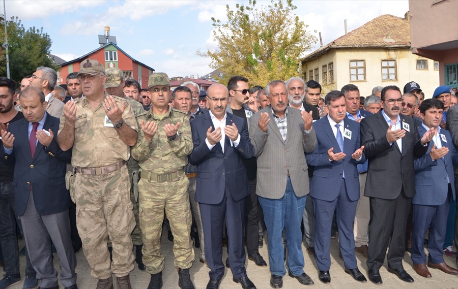 Şehit asker son yolculuğuna uğurlandı