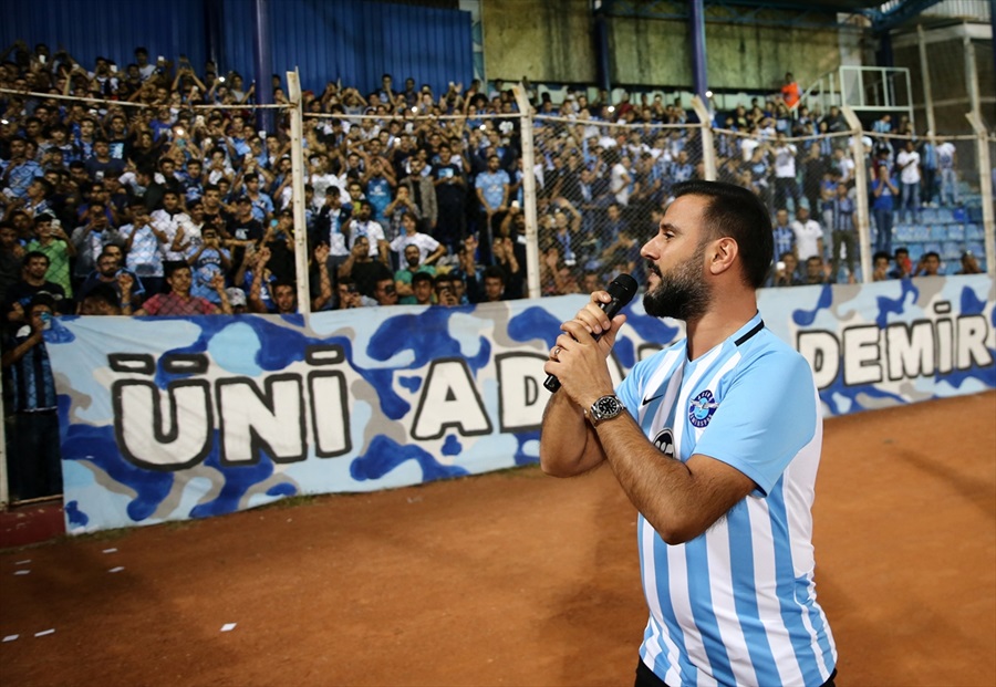 Alişan, Adana Demirspor taraftarları için şarkı söyledi.