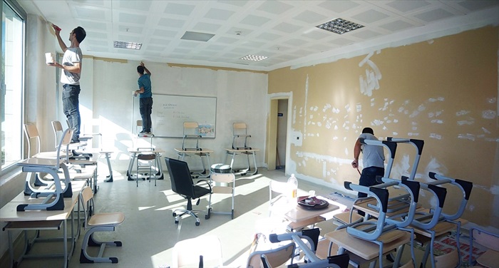 Hükümlüler okulları yenileyerek cezalarını çekti