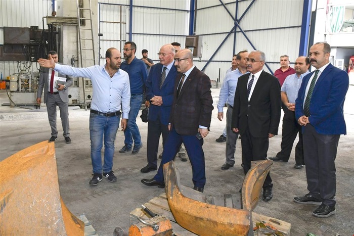 Vali Demirtaş'tan sanayi sitesine ziyaret
