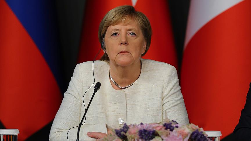 Merkel: Suriye'de siyasi değişime ihtiyacımız var