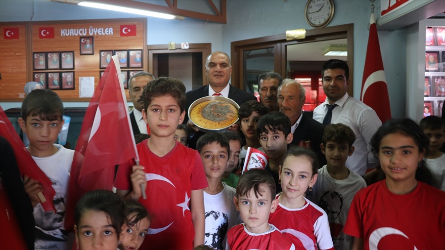 Suriyeli Türkmen çocukların ziyaretleri
