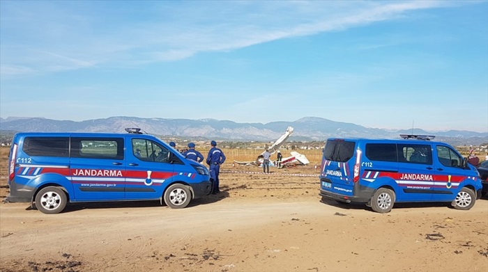 Antalya'da eğitim uçağı düştü, pilot ve yardımcısı öldü