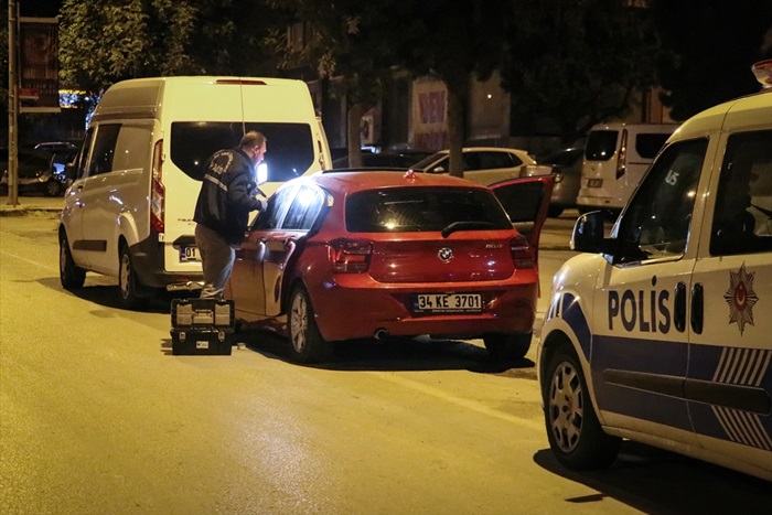 Düğünden sonra kiralık gelin arabasını çalarken yakalandı