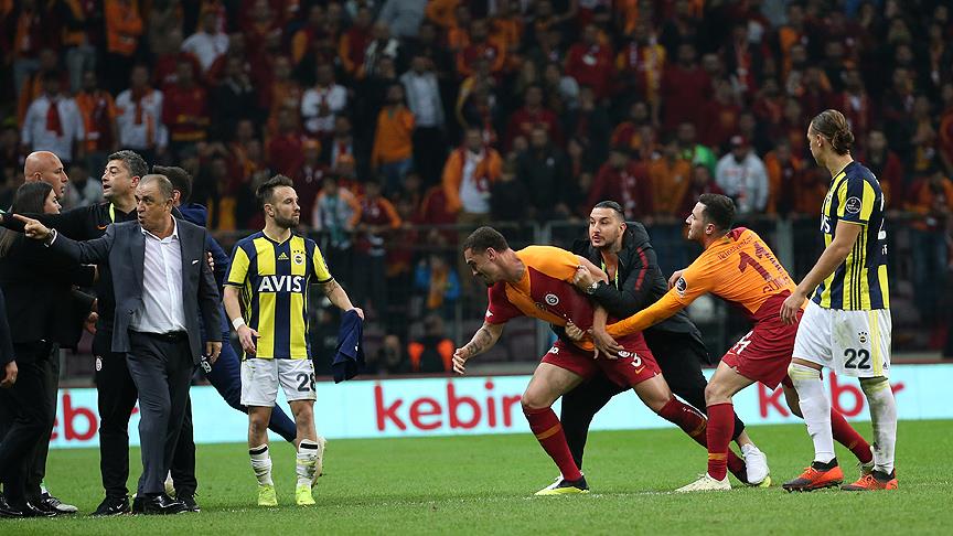 Olaylı Galatasaray-Fenerbahçe maçı sonrası 16 isim PFDK'ye sevk edildi