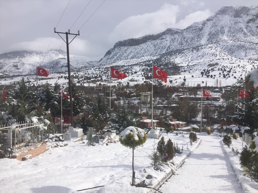 Adana'da kar yağışı