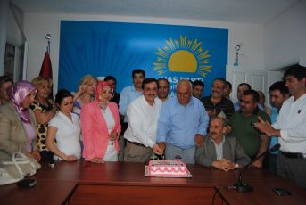 HAS Parti Çukurova ilçe 1 yaşında