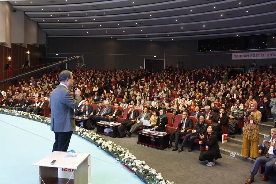 Yarının Eğitimi Zirvesi’nden Çarpıcı Mesajlar