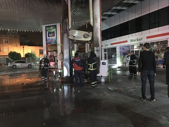 Akaryakıt istasyonunda yangın