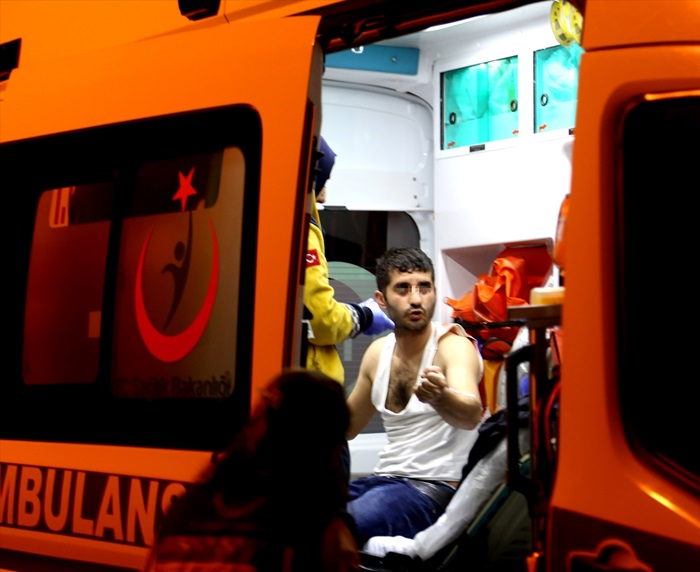 Yaralı halde polise başvurdu