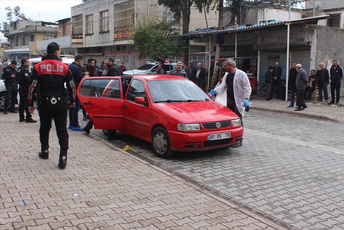 Adana'da otomobilinde silahlı saldırıya uğrayan kişi öldü