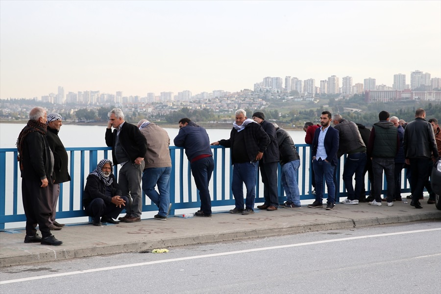 Adana'da kaybolan kişiyi gölde arama çalışması sürüyor