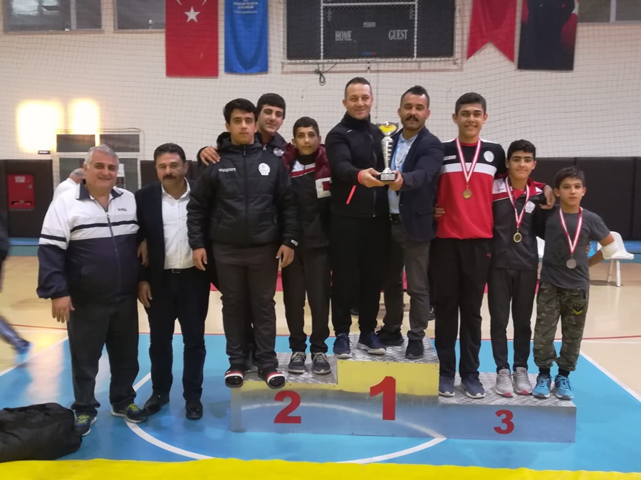 Adana’da Yıldızlar Serbest Güreş Kış Turnuvası Tamamlandı