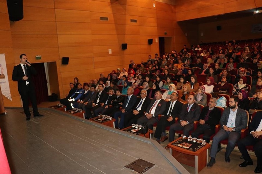 Kozan’da bağımlılıkla mücadele semineri  