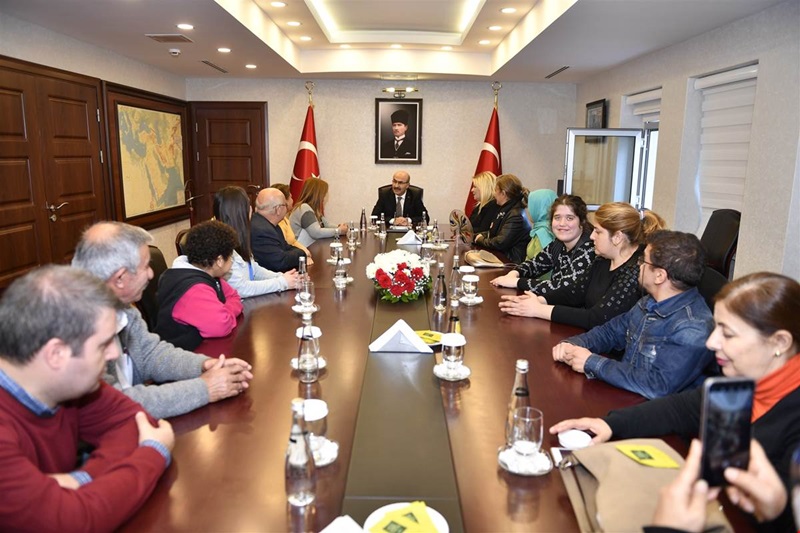 Engelli Anneler, Vali Demirtaş'ı Ziyaret Etti