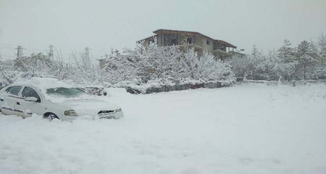 Adana'nın Tufanbeyli ilçesinde okullara kar tatili