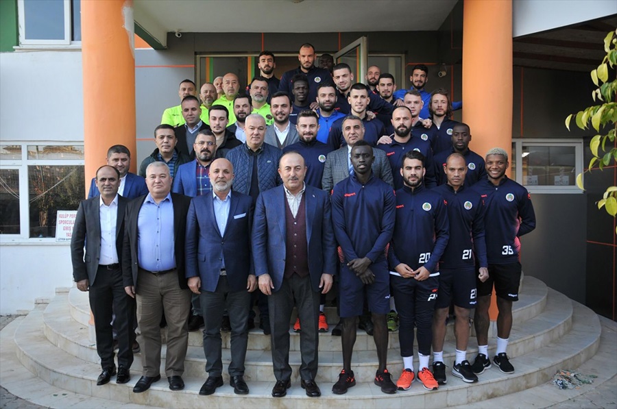 Çavuşoğlu'ndan Alanyaspor'a ziyaret