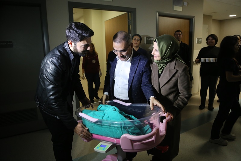 Adana'da yılın ilk bebeği "Zeynep" oldu