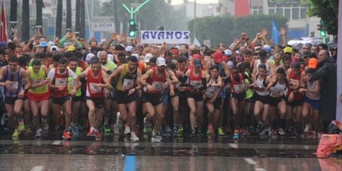 Uluslararası 5 Ocak Adana Kurtuluş Yarı Maratonu