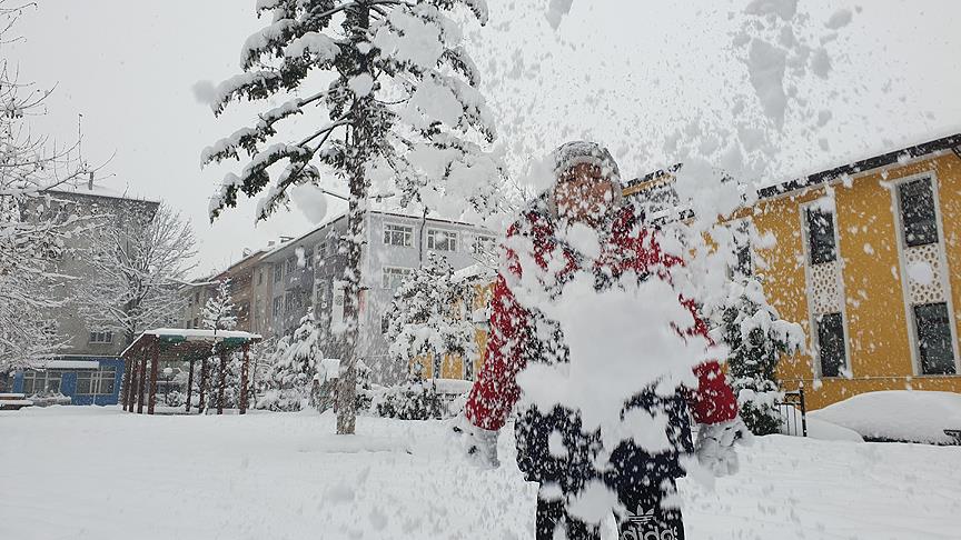 Bazı illerde eğitime kar engeli