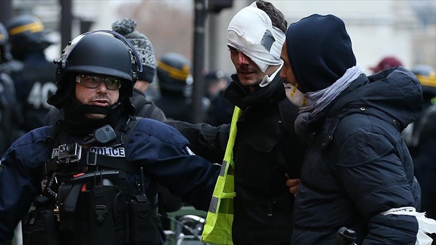 Fransa İçişleri Bakanından 'polis şiddeti' itirafı