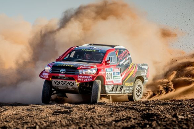 Toyota, Dakar Rallisi'nde tarihi bir zafere daha imza attı