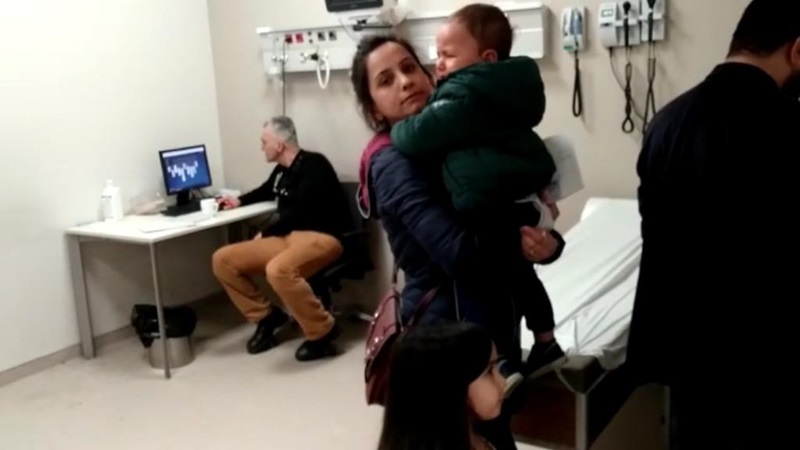 Hasta çocuklar ağladı, doktor iskambil oynadı  