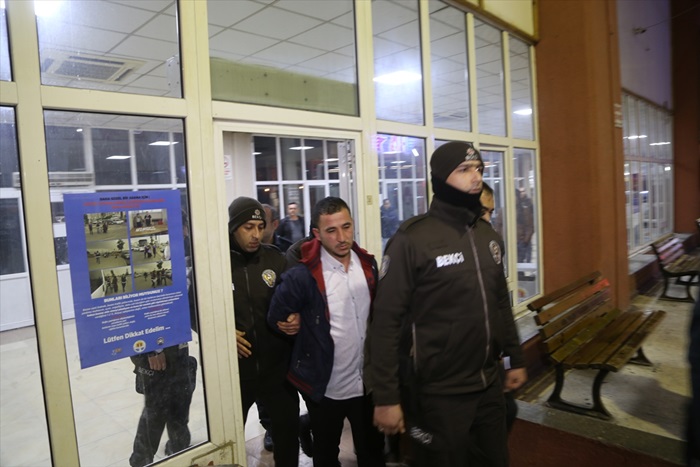 Kendisini canlı bomba olarak ihbar etti