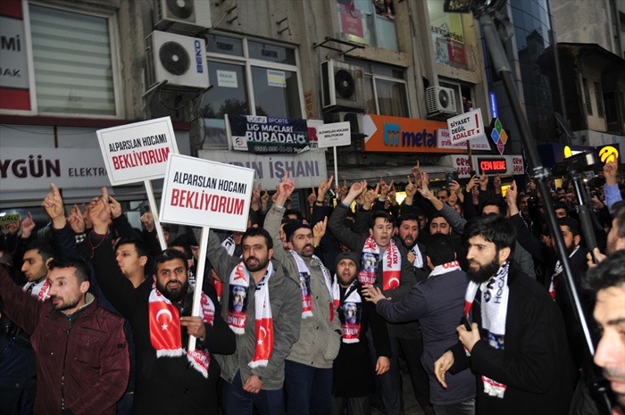 Alparslan Kuytul ve tutuklu 3 kişi şartıyla tahliye..