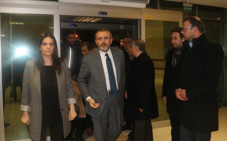 Mahir Ünal ile Jülide Sarıeroğlu, yaralı Fikret Yeni'yi ziyaret etti