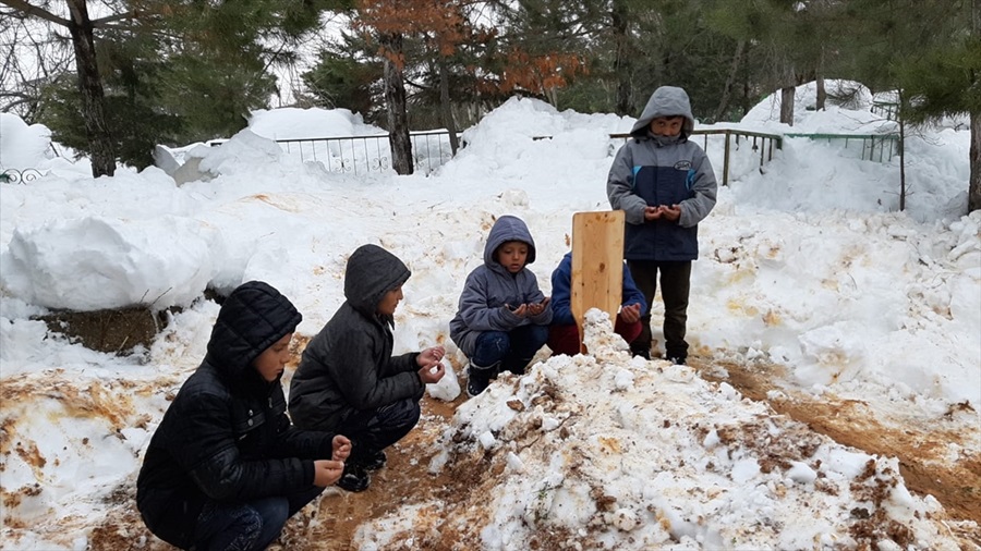 Güreşirken hayatını kaybeden çocuk Adana'da defnedildi