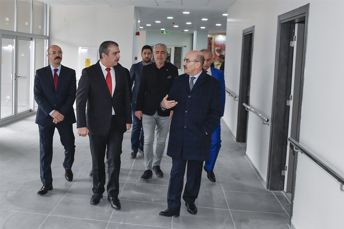 Vali Demirtaş, Huzurevi İnşaatında İncelemelerde Bulundu..