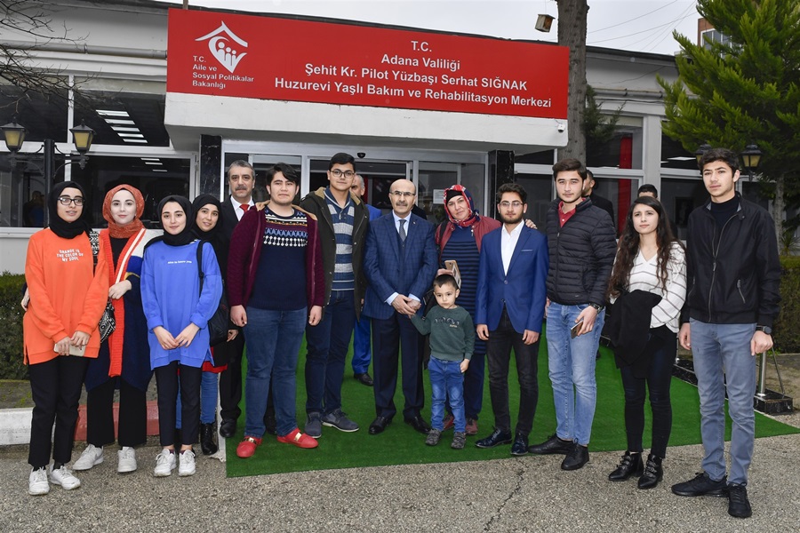 Vali Demirtaş, Huzurevi'nde Kalan Yaşlıları Ziyaret Etti