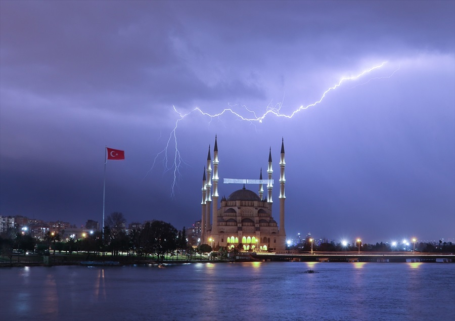 Adana'da şimşekler
