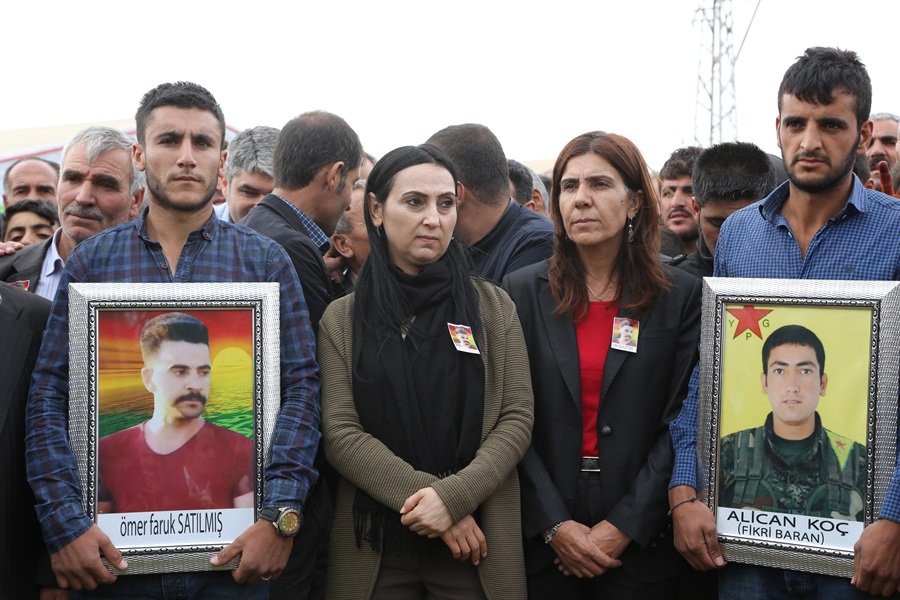 HDP'li vekiller terörist cenazelerinin baş aktörü oldu