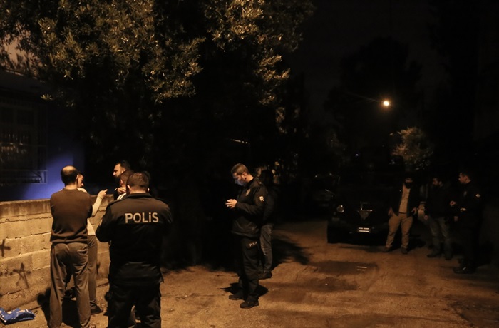 Adana'da bahçeye atılan ses bombası paniğe yol açtı