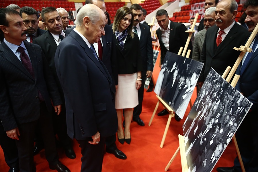 Bahçeli 50. kuruluş yıl dönümü kutlamaları kapsamında açılan sergiyi gezdi.